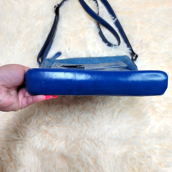 Giani Bernini Crossbody Bag - Picture 2 of 16